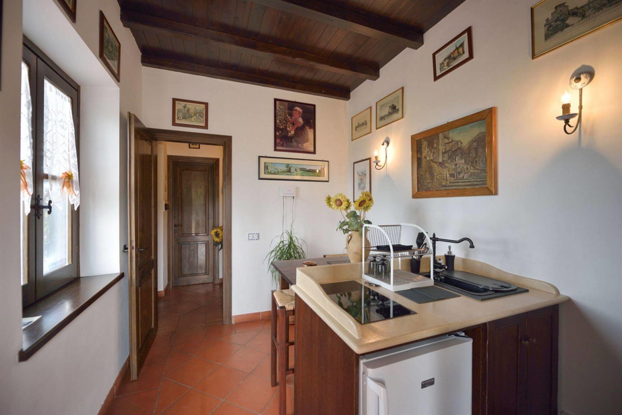 Aparthotel Il Casale Delle Ginestre à Castel San Pietro Romano Extérieur photo