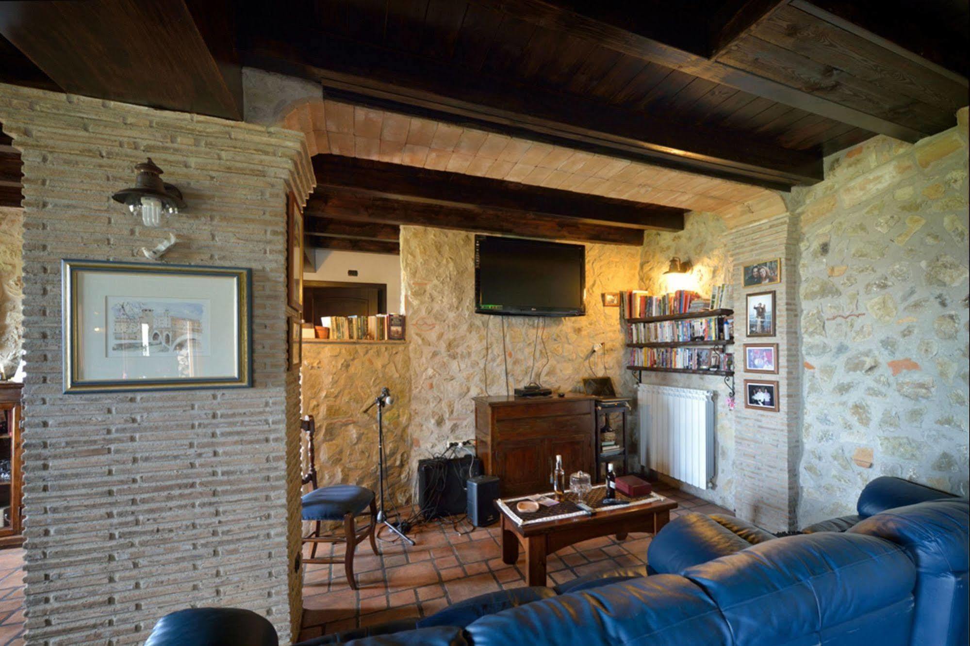 Aparthotel Il Casale Delle Ginestre à Castel San Pietro Romano Extérieur photo